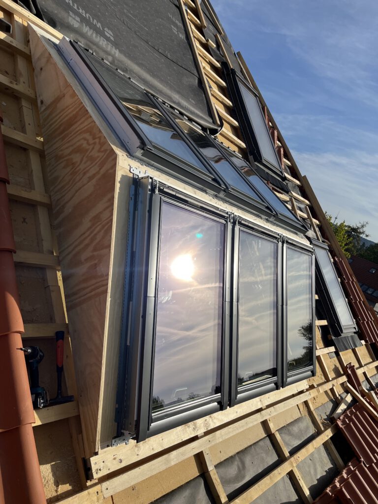 Dachflächenfenster Gaube von außen
